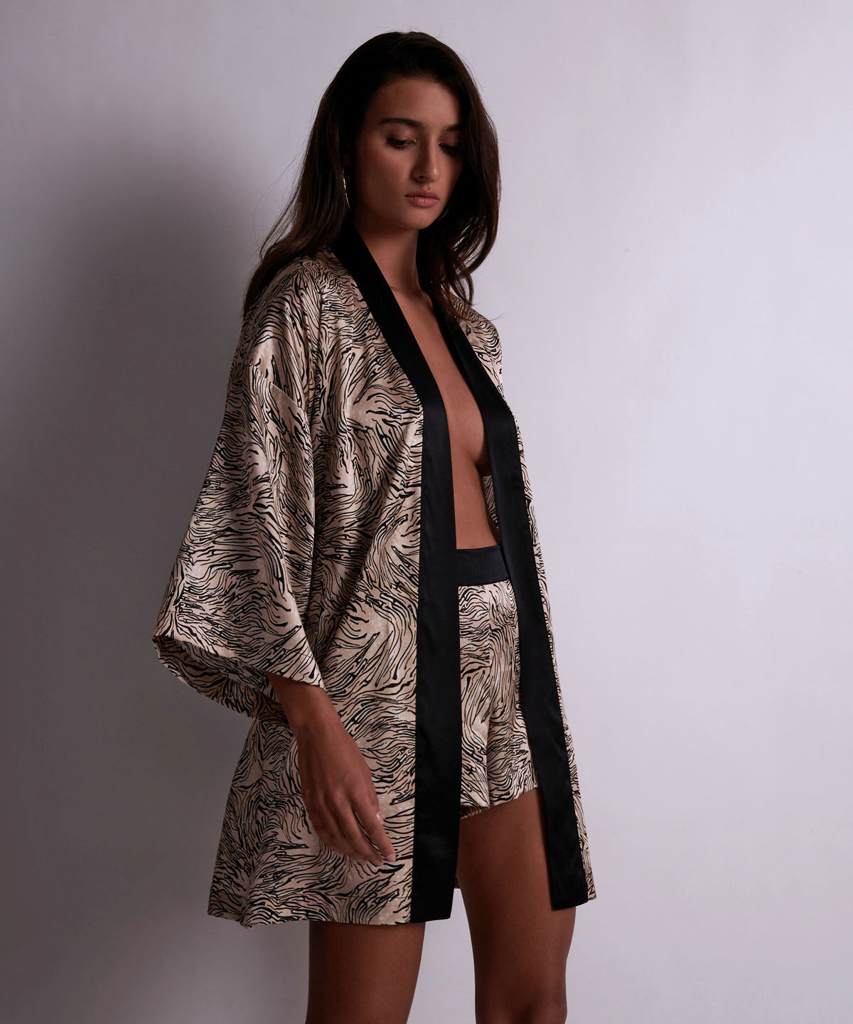 Smocky Night Kimono Féline
