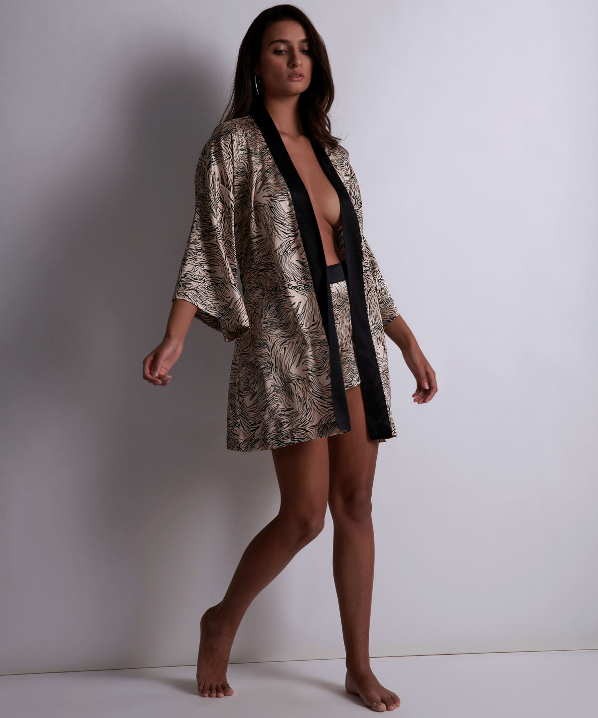 Smocky Night Kimono Féline